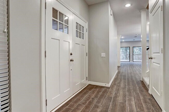 Building Photo - 12625 Memorial Dr