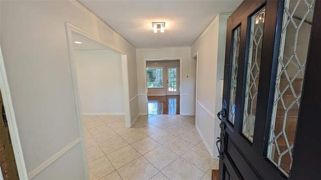 Building Photo - 14738 Oak Bend Dr