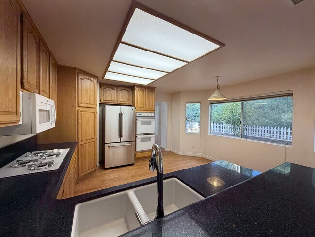 Foto del edificio - 2 Chickadee Ln