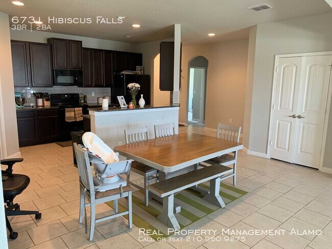 Building Photo - 6731 Hibiscus Fls
