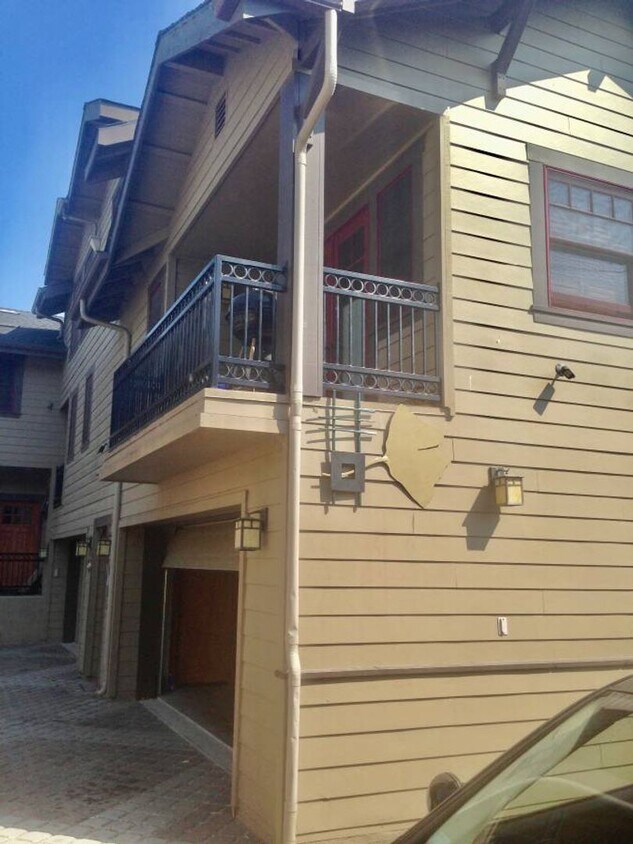 Foto principal - 3 Bedroom/2 Bath Downtown SLO