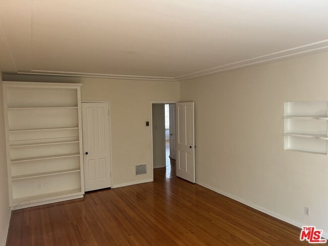 Building Photo - 244 S Lasky Dr