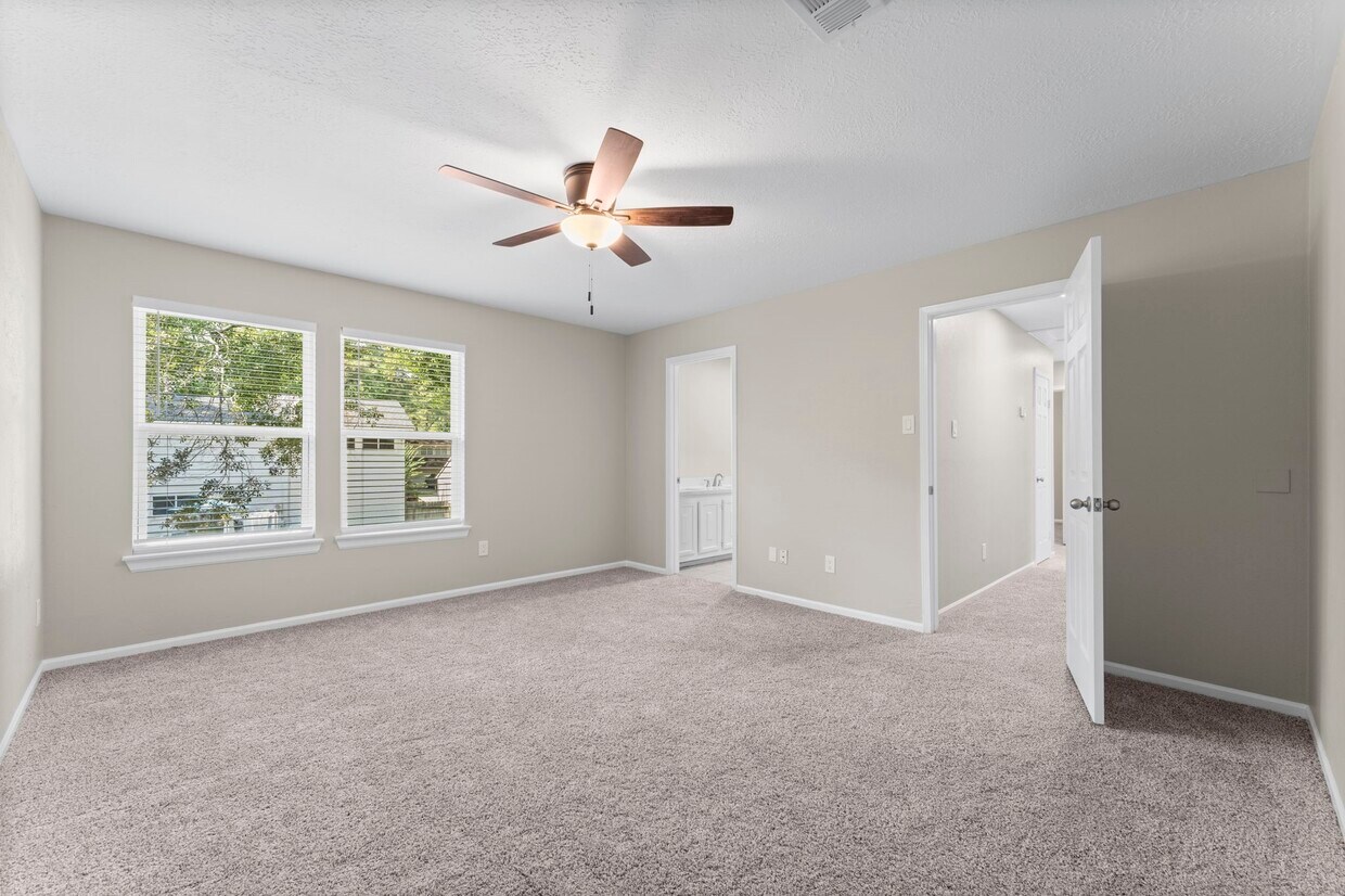 Foto principal - 63 Yewleaf Rd