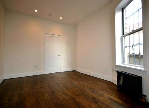 Foto del edificio - 64 E 7th St