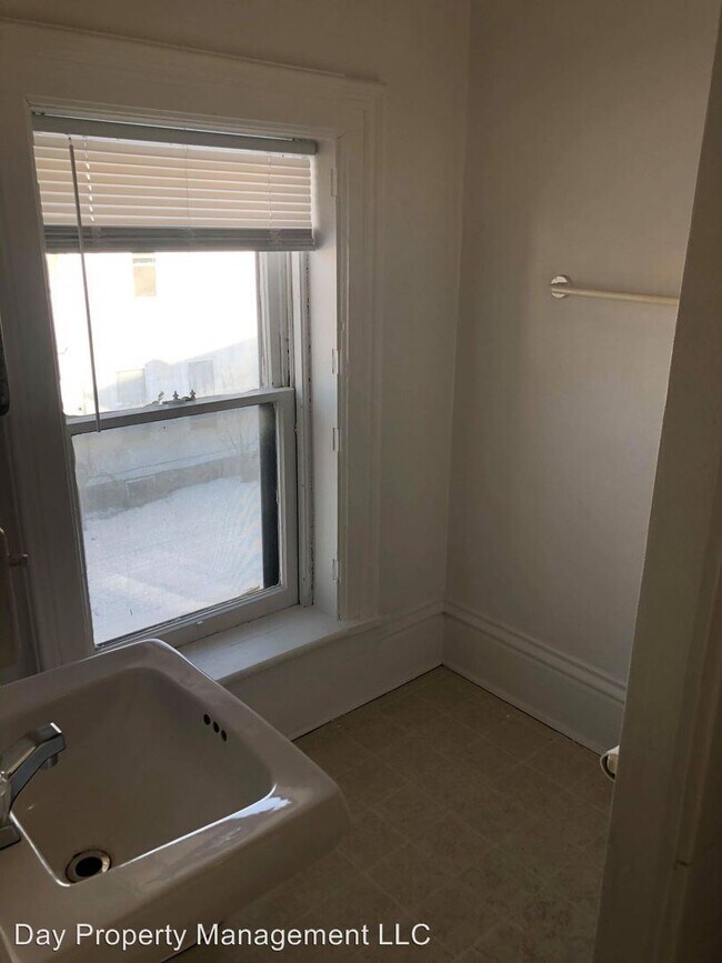 243 E Doty Ave, Neenah, WI 54956 Room for Rent in Neenah, WI