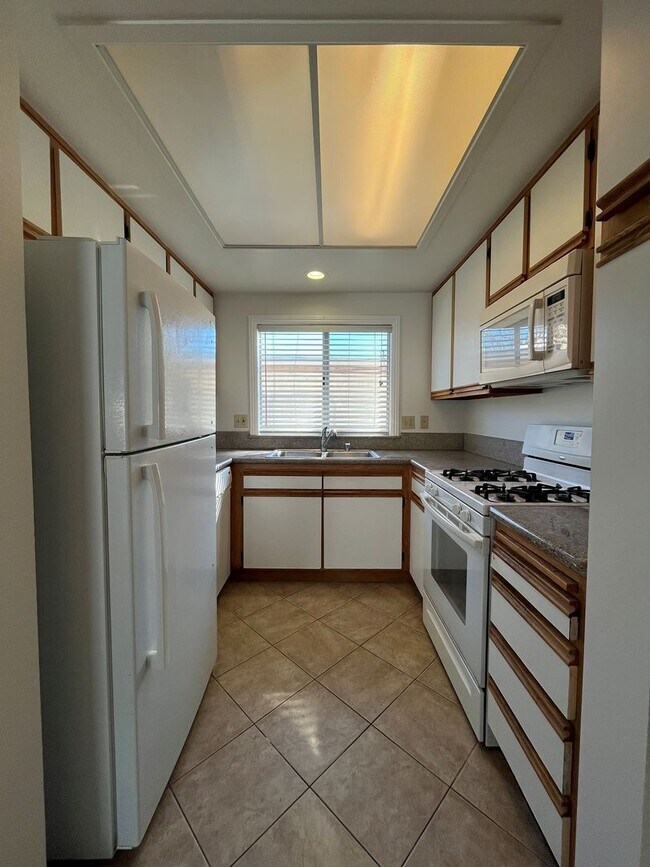Foto del edificio - Pet Friendly, 3+2 w/balcony, parking + in-...