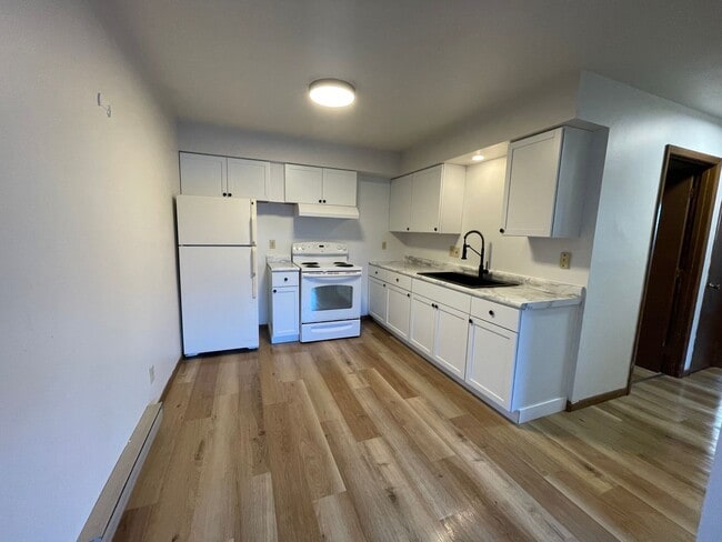 Building Photo - 909 Genrich St