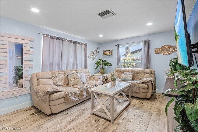 Foto del edificio - 206 Cape Coral Pkwy W