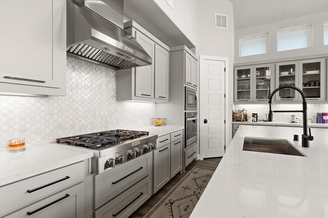 Photo - Luxurious in Little Elm House