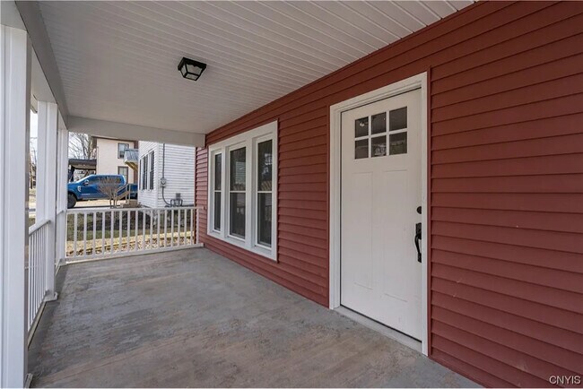 Foto del edificio - 135 N Washington St