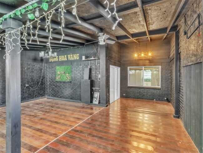 Building Photo - 7044 S Dairy Ashford Rd