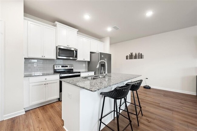 Building Photo - 6373 Rosetta Dr