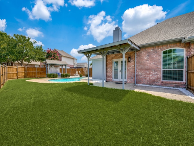 Building Photo - 10005 Burgundy Dr