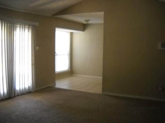 Foto del edificio - 742 Chaucer Dr