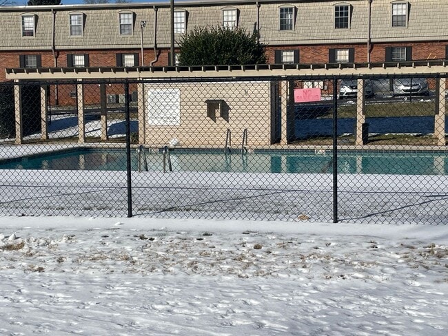 Photo - Salem Square is close to everything! House