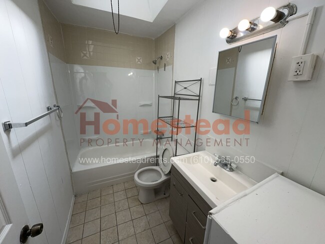 Building Photo - 3 Bedroom HOME in Upper Darby!