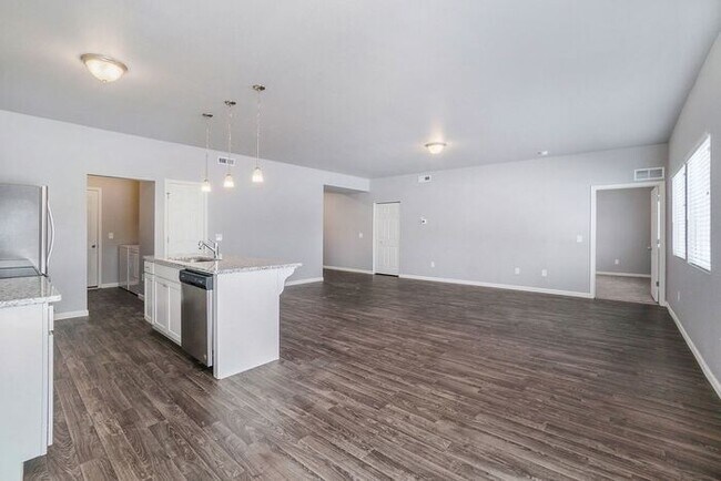 Building Photo - 5659 Alten St