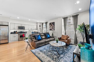 Building Photo - 601 Albany St