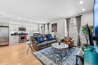 Building Photo - 601 Albany St