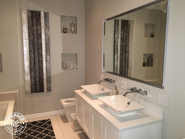 Building Photo - 1159 Greene Ave