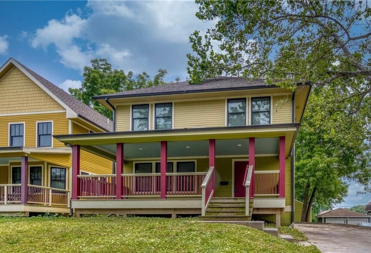 Foto principal - 3132 Kingman Blvd