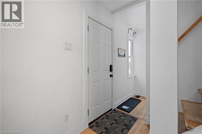 Building Photo - 478 Karn St