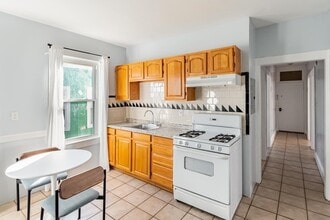 Building Photo - 15 Groom St