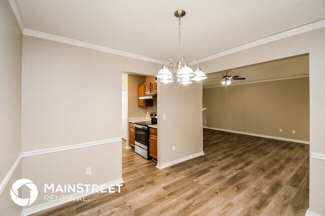 Foto del edificio - 8054 Loch Lomond Ln