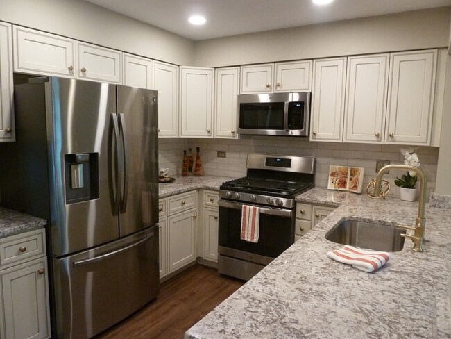 Building Photo - 17720 W Running Creek Ct