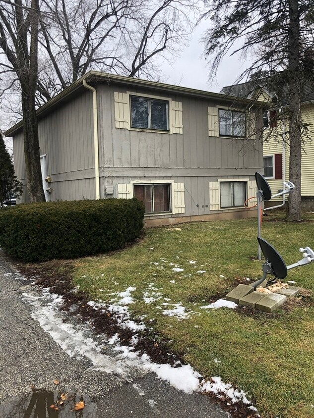 28 S Prairie St, Batavia, IL 60510 Townhome Rentals in Batavia IL