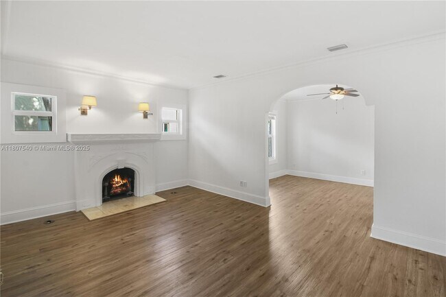 Foto del edificio - 1835 SW 11th St