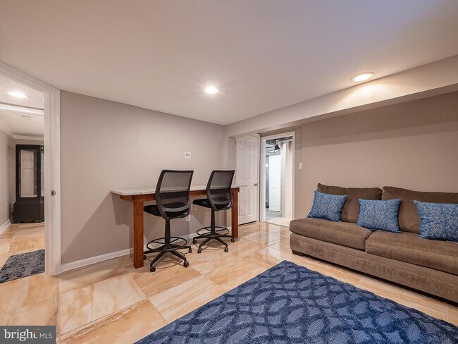 Foto del edificio - 4201 Garrett Park Rd