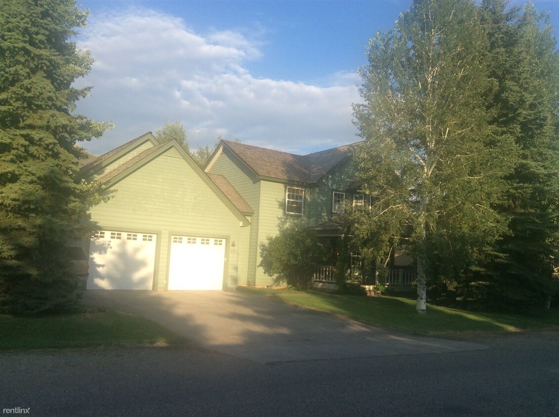 Foto principal - 630 Buckhorn Dr