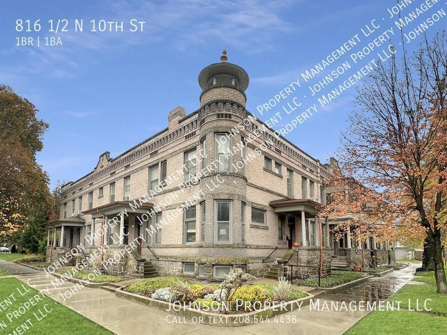 Primary Photo - Check out this Vintage Apartments in Histo...