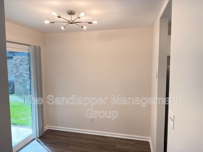Foto del edificio - 186 Dorchester Manor Blvd