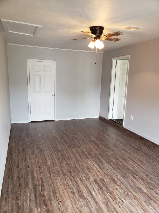 Building Photo - 724 NE 81st St