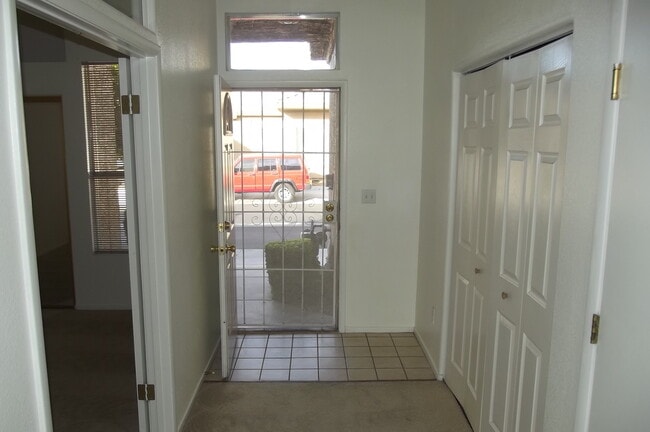Building Photo - North Las Vegas 2 bedroom Townhouse