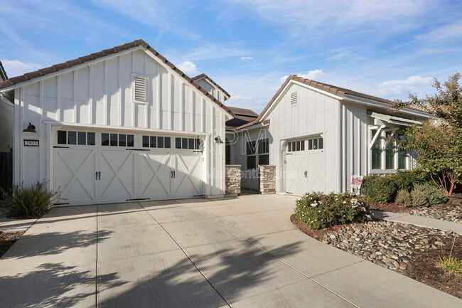 Building Photo - 2933 Valencia St