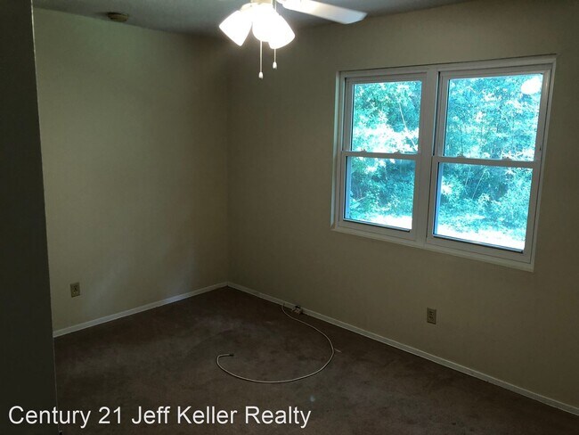 Building Photo - 3 br, 2 bath House - 4532 Hillside Dr