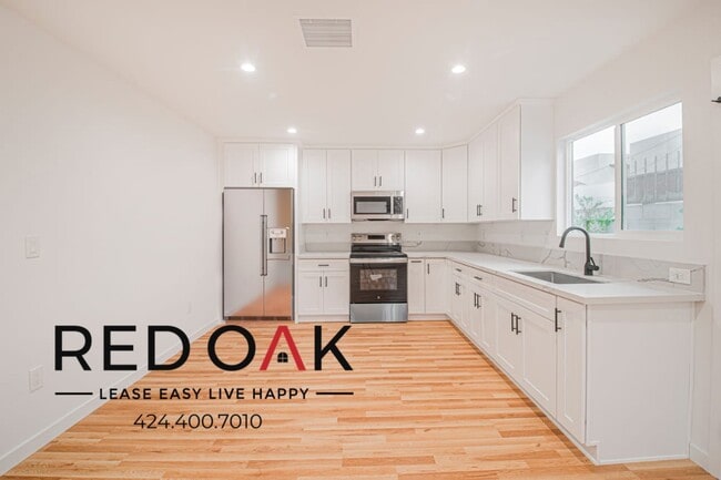 Foto del edificio - 856 W 47th St