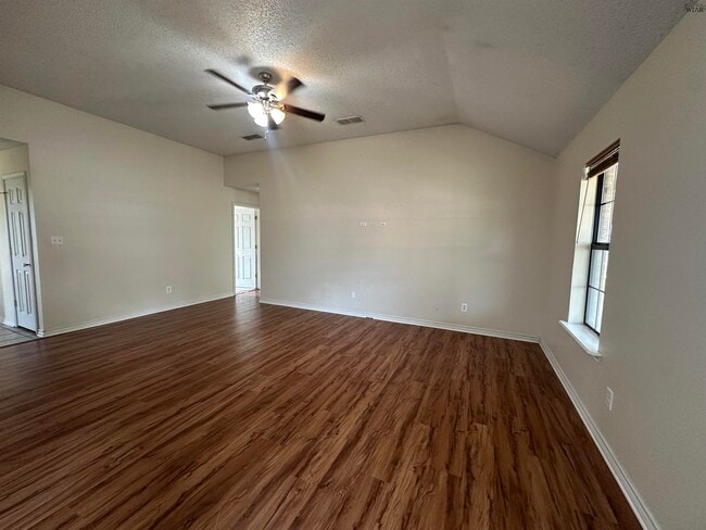 Building Photo - 4314 Grandview W