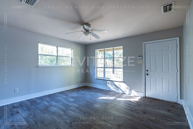 Foto del edificio - 3 Bedroom/2 Bathroom House in Mobile!!