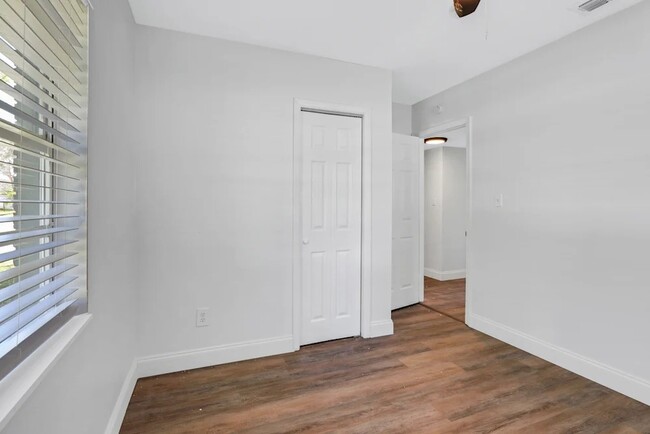 Foto del edificio - 56 56th St N