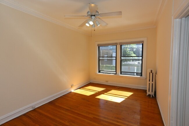 Building Photo - 1023 N Dearborn St