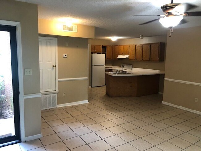 Foto del edificio - 1805 Holmes St