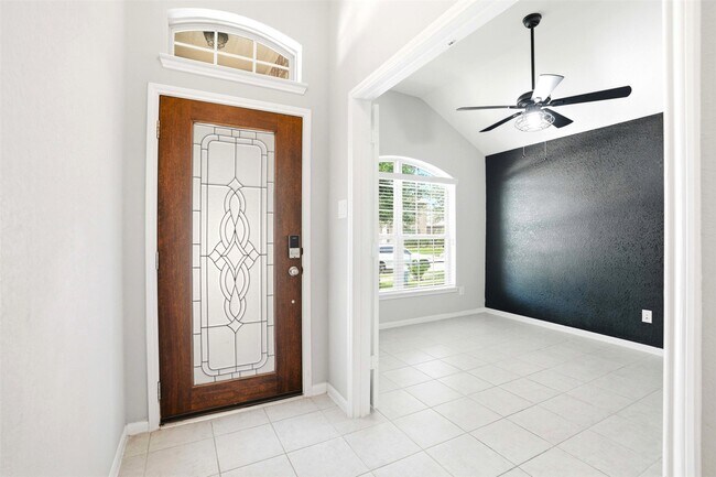 Foto del edificio - 3718 Logandale Ridge Ln