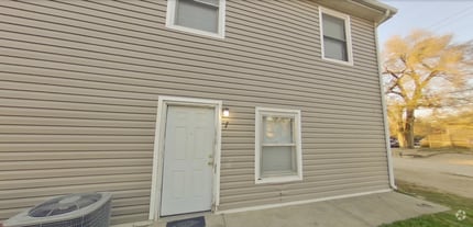 Building Photo - 1530 Fair Ln