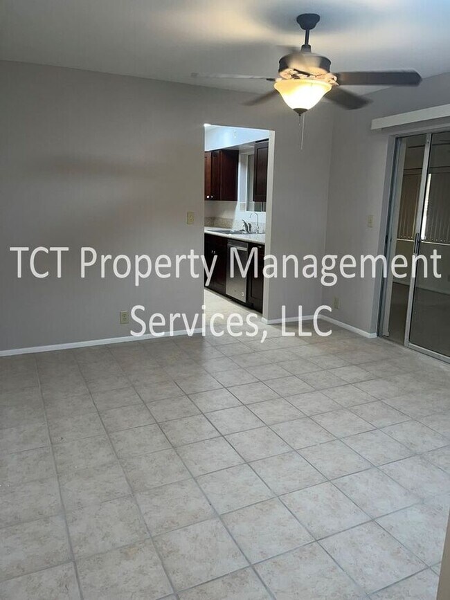 Foto del edificio - 55+ Community! 2 Bedroom Home