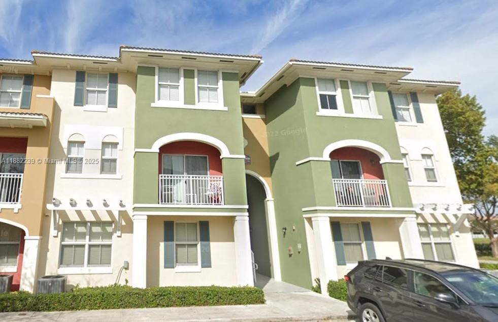 Foto principal - 10901 NW 83rd St