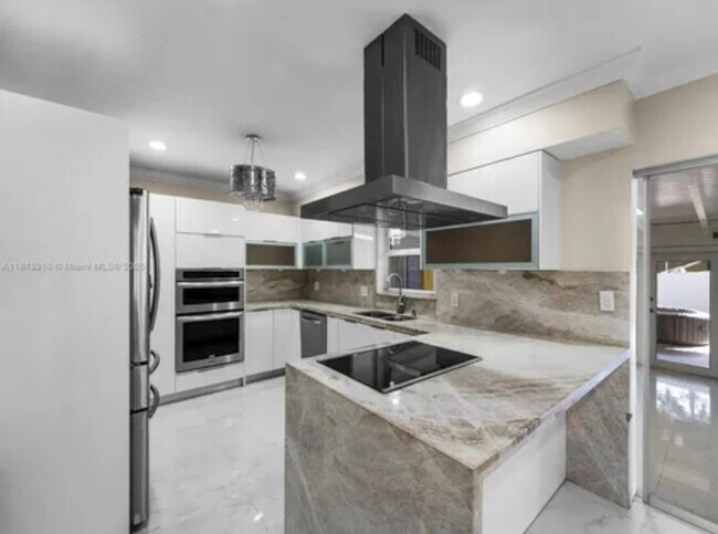 Foto del edificio - 1705 SW 102nd Ct